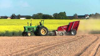 John Deere 4020 amp Kongskilde Stonebear ramassage des pierres  stone collector [upl. by Pouncey]