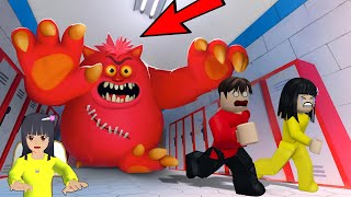 Yuta Mio Dan Baby Celine Dikejar Monster Merah Saat Disekolah  ROBLOX [upl. by Zaneski14]