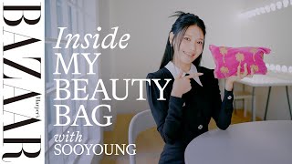 【SooYoung／スヨン】愛用メイクポーチの中身を公開。全編日本語でトーク！｜Inside My Beauty Bag｜ハーパーズ バザー（Harpers BAZAAR）公式 [upl. by Werbel957]