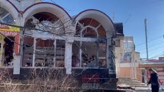 Bombardamento su un mercato nel Donetsk in Ucraina almeno 18 morti [upl. by Noelyn754]