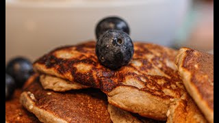 Pancakes aux flocons d’avoine et banane facile et healthy [upl. by Htyderem457]