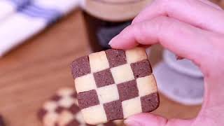 Linimitable recette des sablés marbrés chocolatvanille [upl. by Oelgnaed]