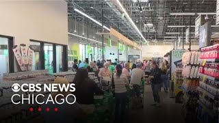 Amazon Fresh location opens in Chicago suburbs [upl. by Skiest]