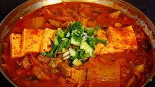 Kimchi Stew Kimchijjigae 김치찌개 [upl. by Roch688]