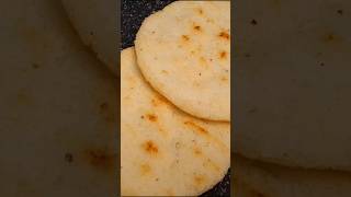 Cómo Hacer Arepas Colombianas Tradicionales 💜 Sandy Tips short [upl. by Arimahs]