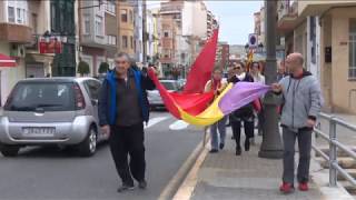 Els comunistes del PCPC dAmposta onegen la bandera tricolor en laniversari de la II República [upl. by Syd]