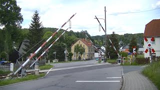 Spoorwegovergang Markersbach D  Railroad crossing  Bahnübergang [upl. by Darcia684]