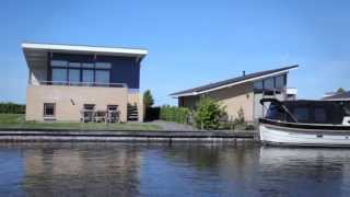 Luxe vakantiehuis aan het water in Lemmer Friesland [upl. by Ostler610]