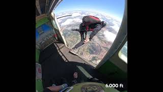 Salto 29  6000 ft skydive [upl. by Serafina545]