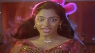 Chattaniki Kallu Levu Movie Songs  Ee Sogasu Song  Chiranjeevi Madhavi Lakshmi [upl. by Lynette]