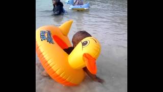 Berenang di Pantai Tanjung Tinggi Belitung [upl. by Nevai908]