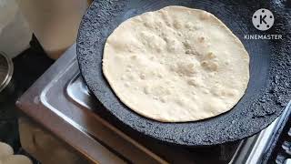 Rumali Roti On Tawa Easy Recipe l होटल जैसी रुमाली रोटी तवे पर Viral Video [upl. by Ellehcyt]