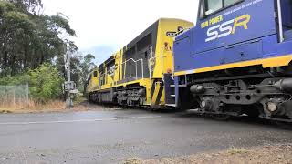 AR08 arriving at newstan colliery 8 03 with C510 504 0506 509 to turn around on 30 924 [upl. by Airamana235]