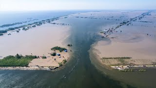 Chinas second largest lake bursts Villages under water as Dongting Lake breaches over 150 meters [upl. by Seagraves789]