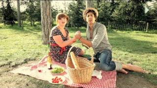 Max Boublil et Luce  Moyen Moyenne [upl. by Andromede]