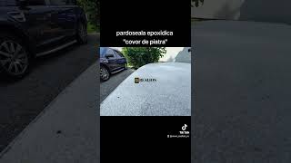 Pardoseala de tip covor de piatra sau covor marmura instalata pe o terasa din beton [upl. by Chuch]