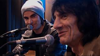 Ronnie Wood amp Kelly Jones  quotWhaddya Thinkquot acoustic session and interview 2003 [upl. by Novhaj]