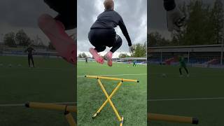 JUMPING HIGH 🦅 goalkeeper goalkeepertraining [upl. by Froehlich]