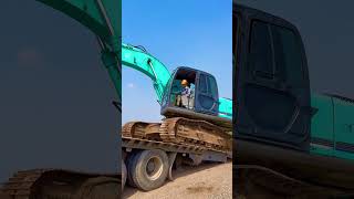 Máy xúc kobelco lên xe 🚗 đi làm công trình mới mayxuc nhacthieunhivuinhon excavator truck [upl. by Sparhawk]