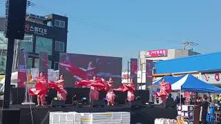 태안거리축제 벨리댄스 축하 공연 니나노 라인벨리댄스 얄라공연단 Ninano bellydance Performance veil [upl. by Wellington272]