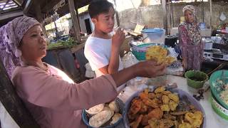 Indonesia Madura Street Food 2886 Soto Madura Pasar Baru Kamal YDXJ0237 [upl. by Aniahs117]