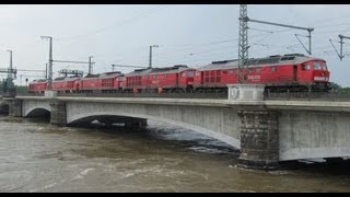 5 Ludmillas sichern Brücke im Hochwasser 2013 in Dresden mit Abfahrt als Lokzug [upl. by Tirrag]