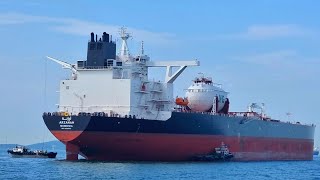 GIANT TANKERS WITH LNG POWERED [upl. by Okimuy798]