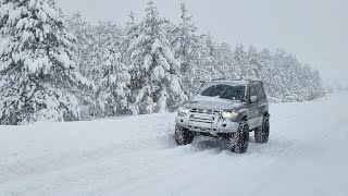 Mitsubishi Pajero 30 V6 24v off road snow wheeling [upl. by Neeroc]