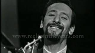 Peter Paul amp Mary quotPuff The Magic Dragonquot Live 1963 Reelin In The Years Archive [upl. by Brien]