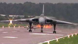 Vulcan bomber XH558 taxi and take off from Coventry Airport [upl. by Anaidirib]