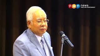 Najib guna pantun sindir Dr M puji Pak Lah setia [upl. by Einahpit342]