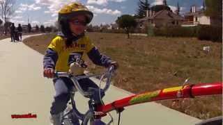 Trailgator Como disfrutar con un niño montando en bici [upl. by Mackay]