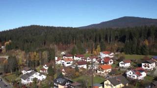 Luftaufnahmen von Zwiesel mit höchster Kirche im Bayerischen Wald [upl. by Dola]