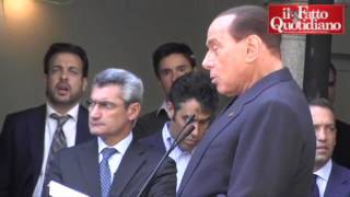 Berlusconi quotanimalistaquot lascia a casa Dudù Lo staff quotE una cagataquot [upl. by Llennahc]