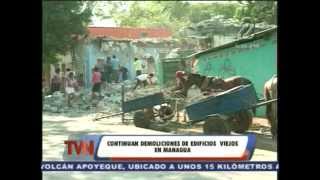 Continúa demolición de viejos edificios en Managua [upl. by Llemert]