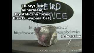 Termoluminescencja fluorytu  Thermoluminescence of fluorite [upl. by Nyladgam]