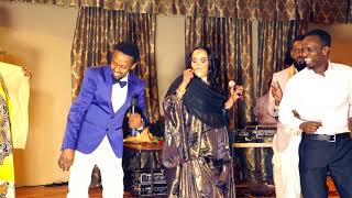 Awale Adan amp Amina Afrik  Taageero Makaa Helaa   New Somali Music Video 2018 Official Video [upl. by Older720]