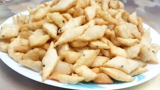 सलोनी  नमकपारे बनाने की विधि How to make crispy snack saloni [upl. by Ynahpit]