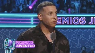 Daddy Yankee pide la dimisión al gobernador de Puerto Rico en la tarima de Premios Juventud [upl. by Dong514]