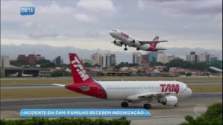 Famílias recebem indenização por acidente com avião da TAM em 2007 [upl. by Hgielar55]