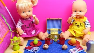 Aventuras de Las Bebés Nenuco Hermanitas Traviesas hacen un picnic y duermen en la tienda de campaña [upl. by Urion]