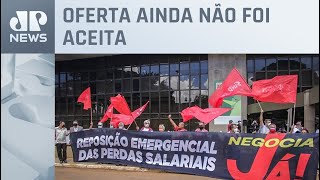 Governo apresenta proposta de reajuste salarial de 9 para servidores federais [upl. by Iknarf952]