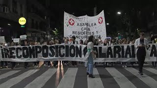 Argentina  Huelga médica contra la precariedad laboral [upl. by Dupre]