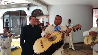 Padre Javier Olivera Ravasi cantando Valentín de la Sierra corrido Cristero León México [upl. by Akihsat]