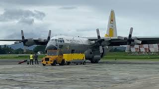 Proses start engine pesawat hercules [upl. by Yrocaj]