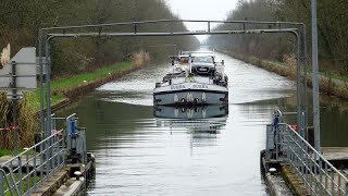 Péniche SUENA [upl. by Akinal481]