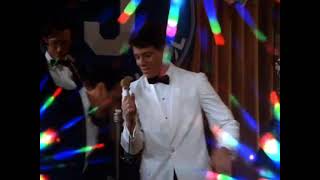 Potsie Anson Williams sings quotDeeplyquot at the gangs high school prom  Happy Days S4E18 1977 [upl. by Budwig]