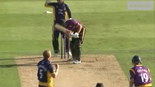 Paul Collingwood bowls out Tim Bresnan  Yorkshire Vikings v Durham [upl. by Downes]