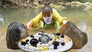 🔥🔥Surprise riverside trip girl accidentally gets giant clam pearl shines to witness miracle [upl. by Denyse]