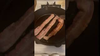 How to Cook Bacon in Frying Pan food cooking cookingvideo [upl. by Laurent]